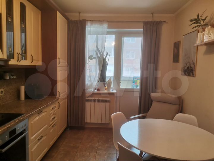 2-к. квартира, 52 м², 2/5 эт.