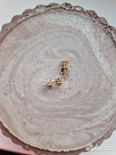 Золотые серьги-пусеты