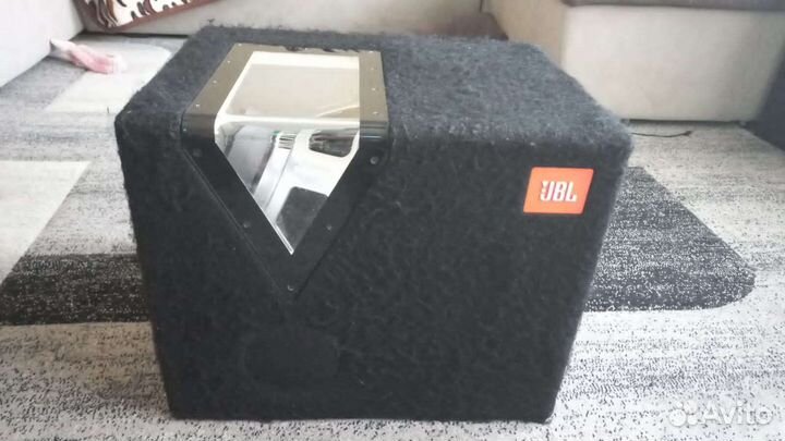 Сабвуфер jbl