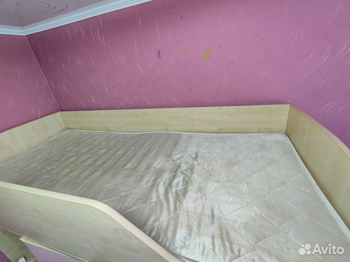 Детская кровать двухъярусная