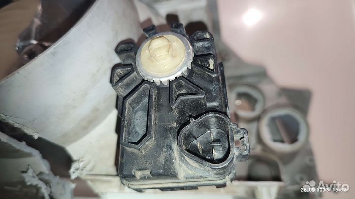 Фара левая toyota premio на запчасти 20-427