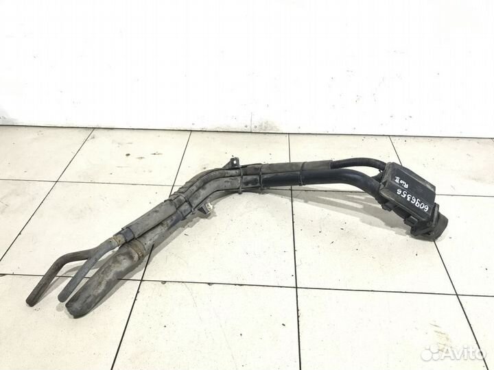 Топливно-заливная горловина