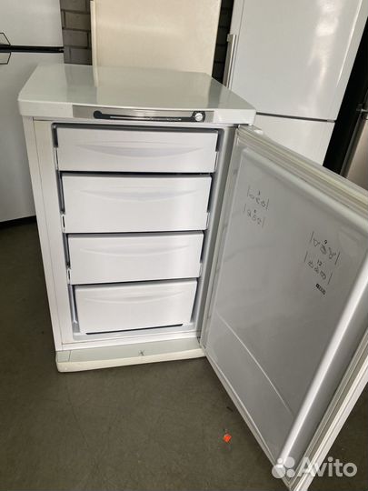 Морозильная камера Indesit (4 ящика ) 1m