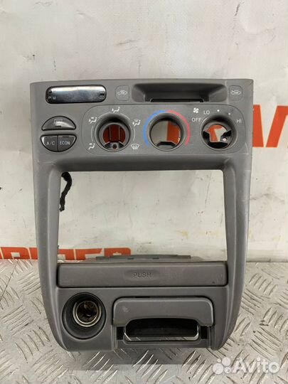 Накладка центральной консоли Тойота Королла AE110