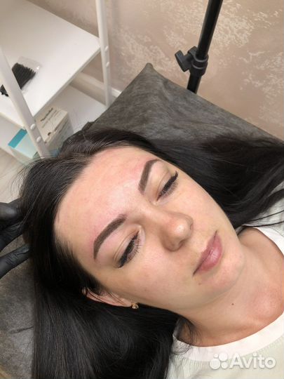 Микроблейдинг бровей / Перманентный макияж