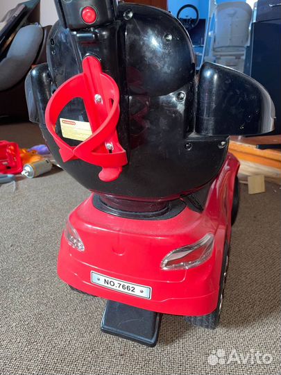 Детская машина каталка с ручкой
