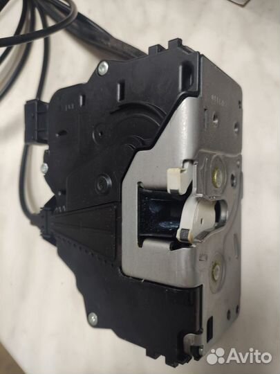 Замок двери сдвижной правый