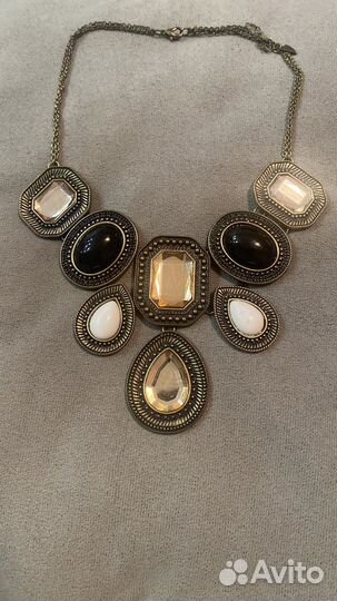 Колье ожерелье