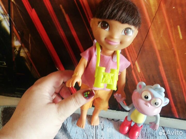 Кукла с обезьяной, с рюкзаком, с биноклем