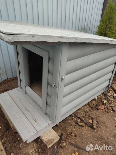 Будка из блок-хауса большая