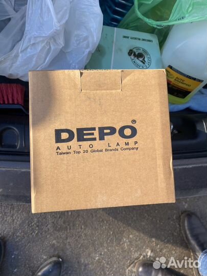 Противотуманная фара Toyota Avensis T250