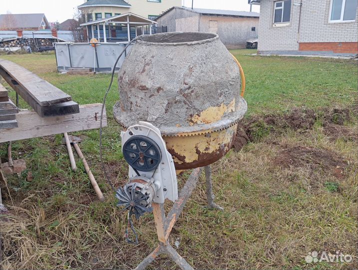 Продам бетономешалку