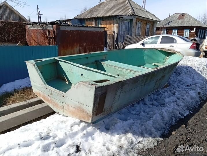 Продаётся лодка Днепр