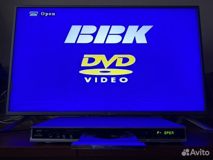 DVD плеер BBK DV521S