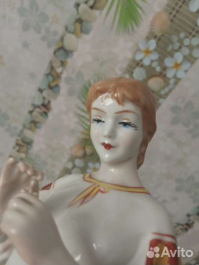 Статуэтка гадание на ромашке