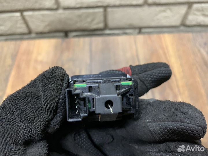 Mercedes Benz X156 Кнопка открывания багажника