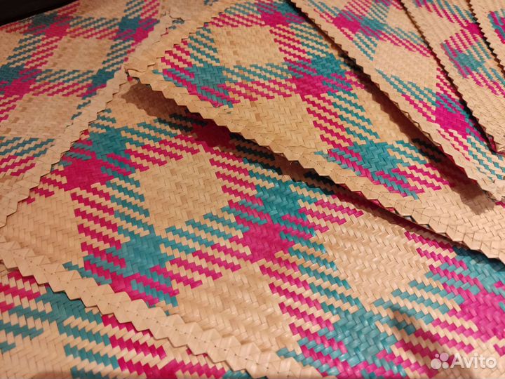 Плетёная скатерть, салфетки и корзиночки