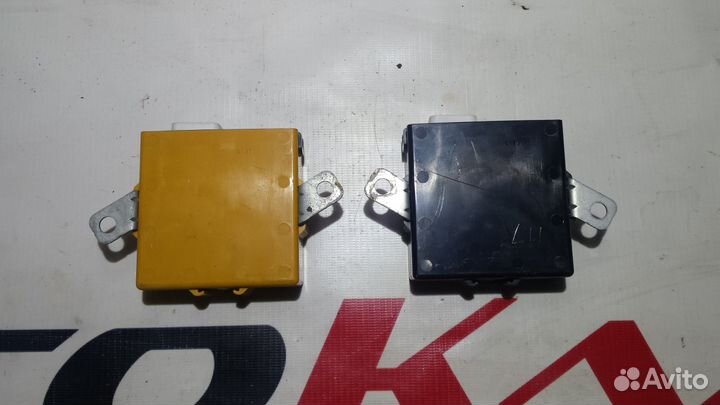 Реле управления зеркалом Lexus RX 2