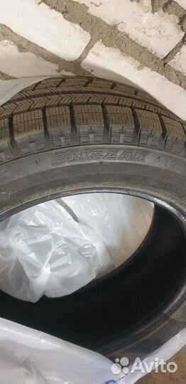 Bridgestone Blizzak VRX 215/55 R17 94E