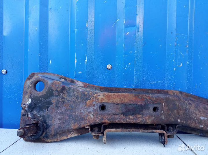 Балка подвески передняя Mitsubishi Galant 8 2.0