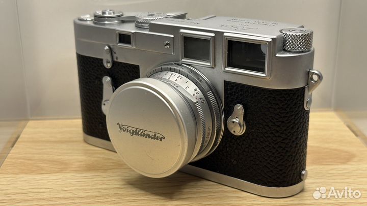 Пленочный фотоаппарат Leica M3