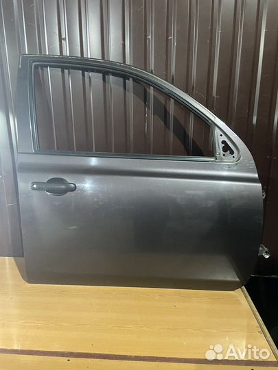 Дверь передняя правая nissan march AK12