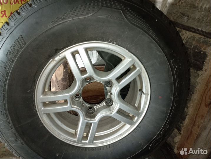 R16 Kumho Power Grip KC11 265/75, PCD 5x139.7 DIA 108