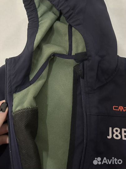 Ветровка на мальчика 134