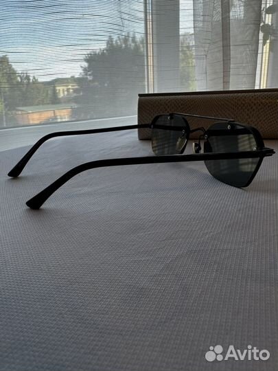 Очки солнцезащитные