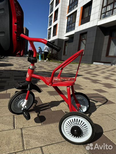 Трехколесный велосипед