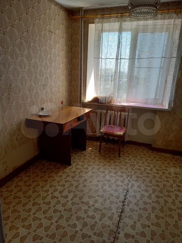 Доля в 2-к. квартире, 60 м², 8/9 эт.