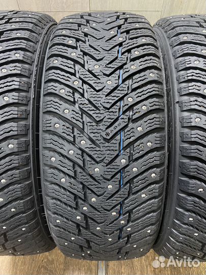 Nokian Tyres Hakkapeliitta 8 215/55 R17