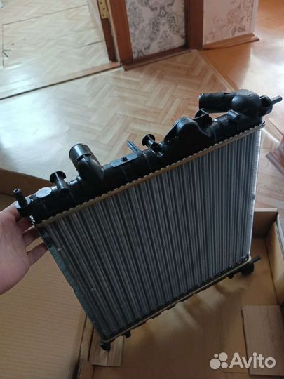 Радиатор renault logan