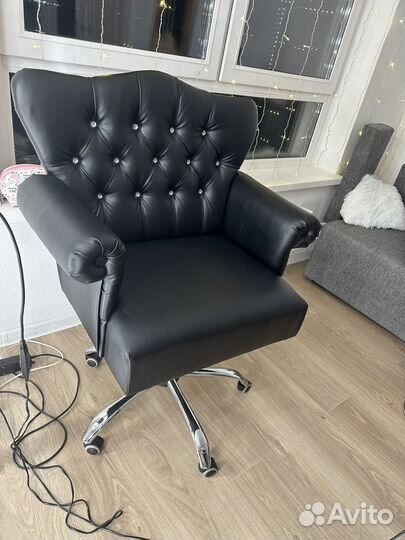 Парикмахерское кресло