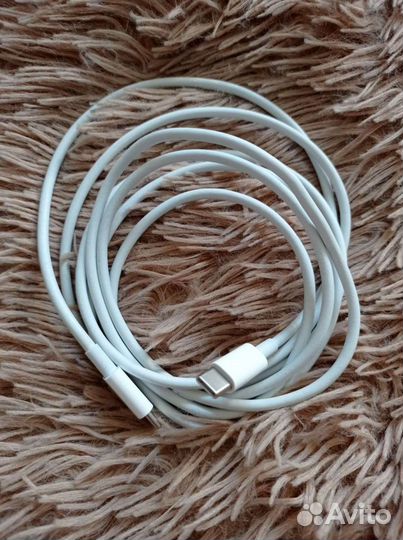 Кабель Apple USB-C