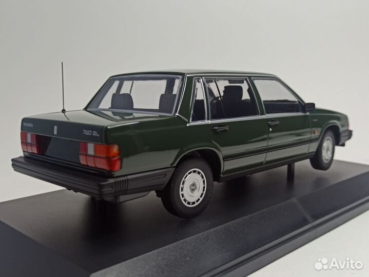 Volvo 740 GL - 1986 Green 1:18 Minichamps