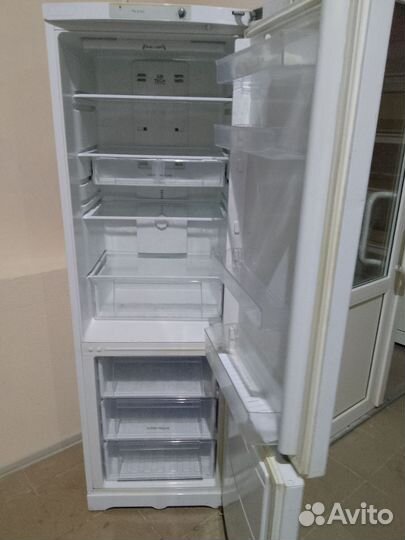 Холодильник Hotpoint ariston No frost