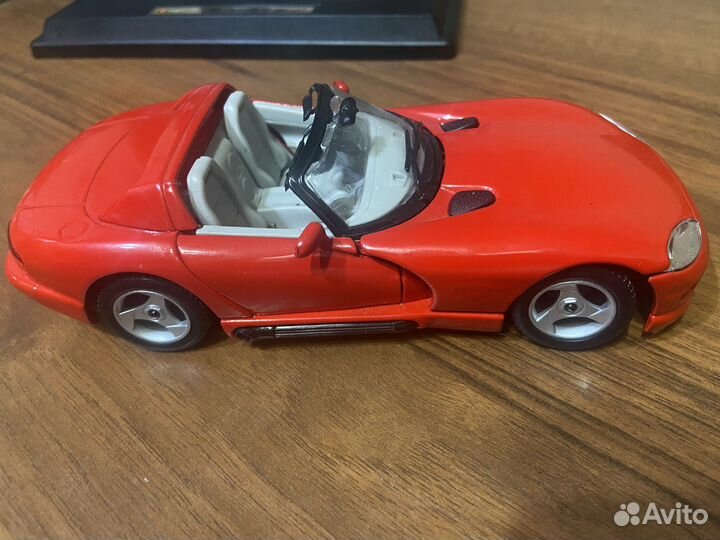 Bburago Dodge Viper RT 10 1:24