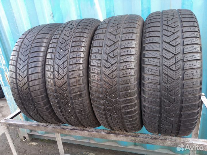 Pirelli Winter Sottozero 3 215/65 R16 100L