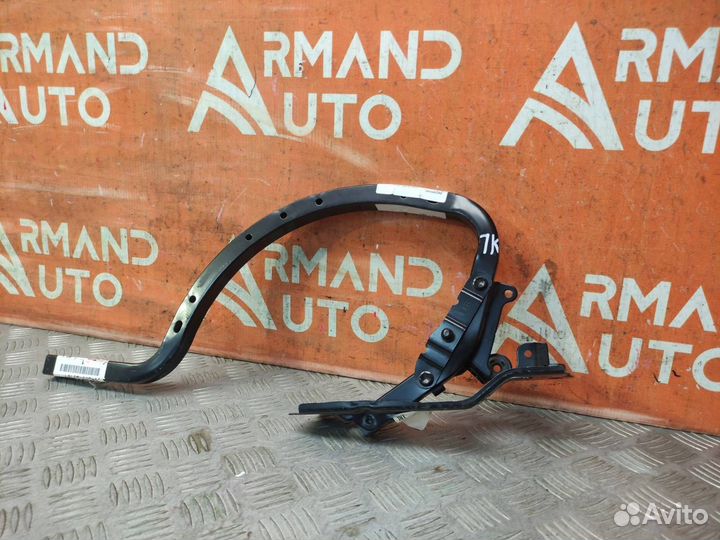 Петля крышки багажника правая Toyota Camry 8 XV70