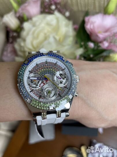 Часы Guess женские новые