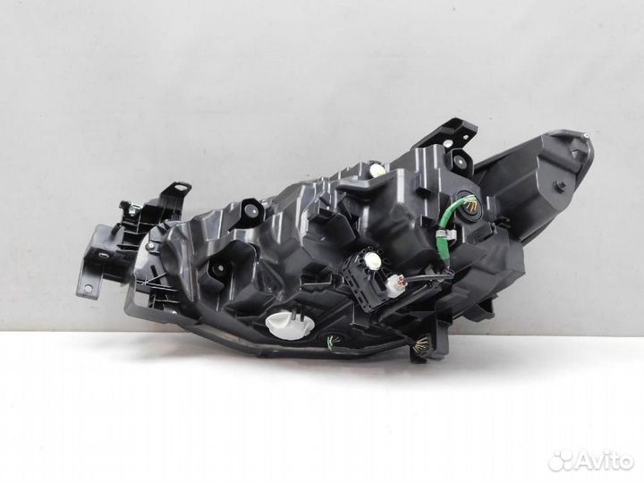 Фара правая Mazda Mazda6