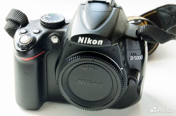 Nikon D5000