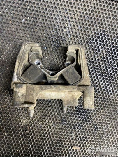 Кронштейн подушка двигателя Opel Vectra B