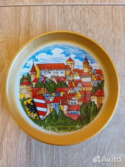 Сувенирные тарелки из разных стран