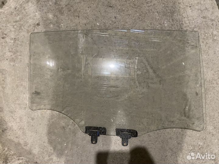 Стекло двери Kia Rio 4/Стекло двери Kia Rio X-Line