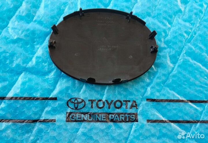 Эмблема Тойота Хайлюкс под дистроник