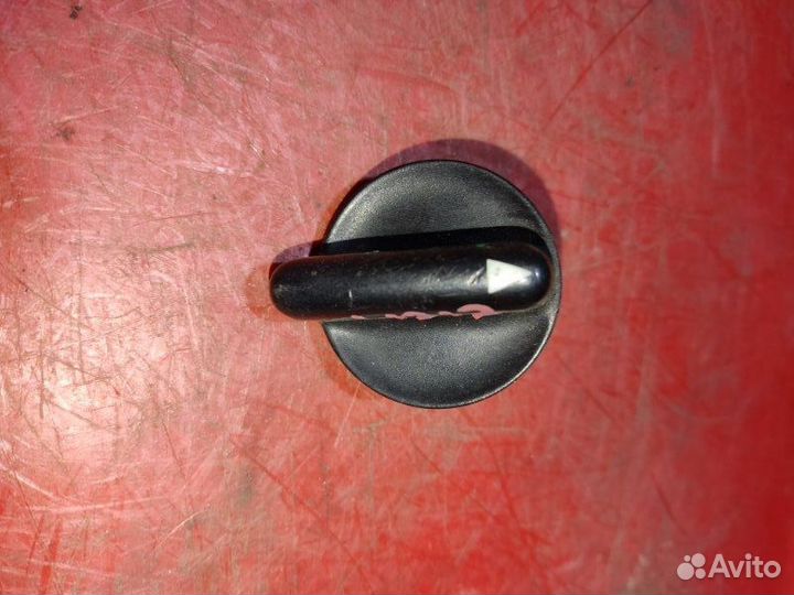 Тумблер отопителя Audi A6 седан 2.0I 1996