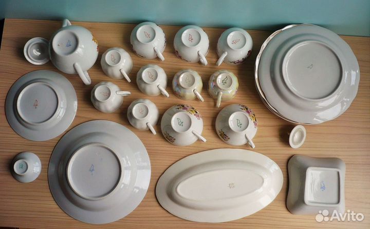 Чашки, сахарница, салатник и тарелки Дулёво СССР