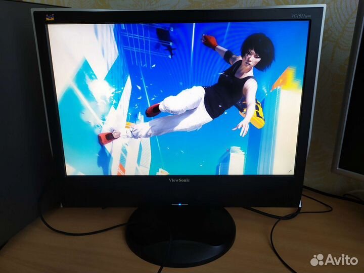 ЖК монитор 19